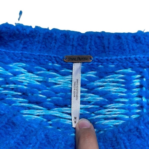 Free People Blue Wool Blend Snowy Day Oversized Pullover Sweater Women’s US M - Picture 6 of 10